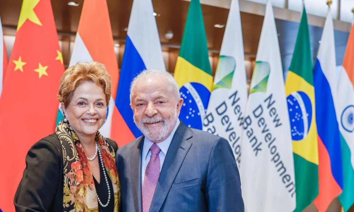 Dilma Rousseff foi nomeada presidente do Banco dos Brics na China.