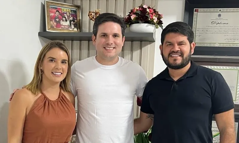 Deputado, prefeita e o seu marido se reuniram na última sexta-feira - Foto: Fonte 83