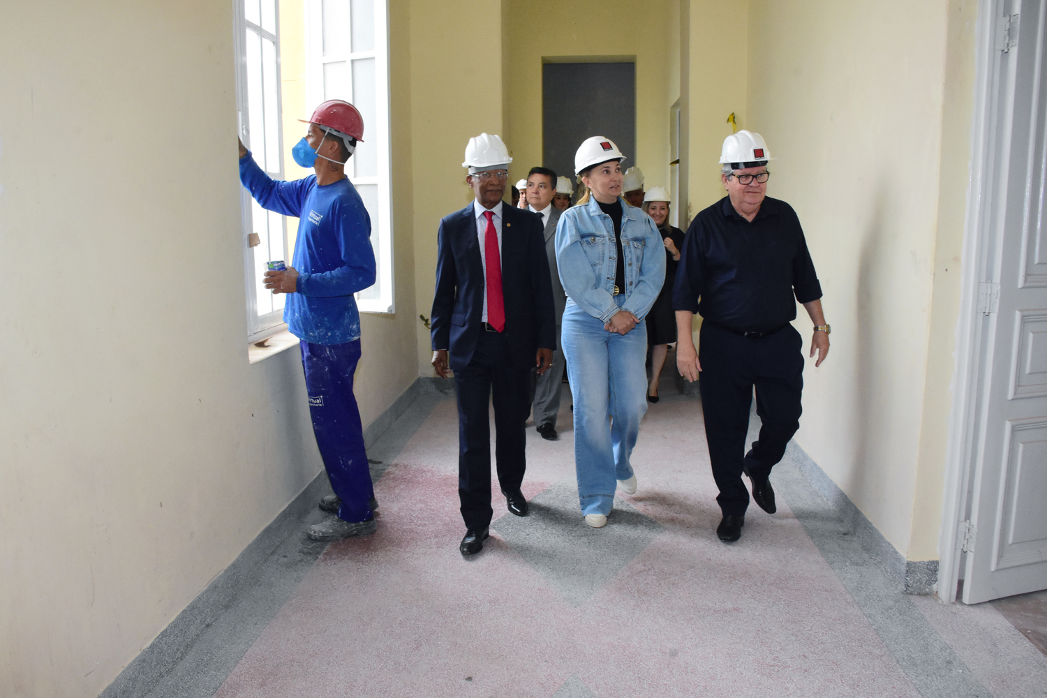 João Azevêdo visitou as obras da sede do judiciário paraibano - Foto: Reprodução