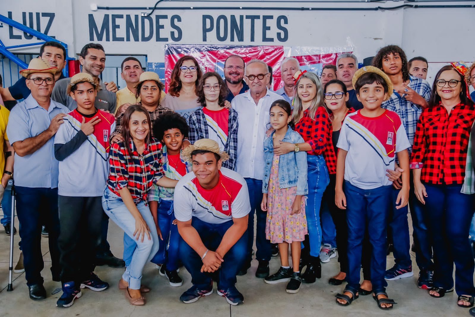 Prefeito assinou ordem de serviço da 60ª escola em seu atual mandato - Foto: Reprodução