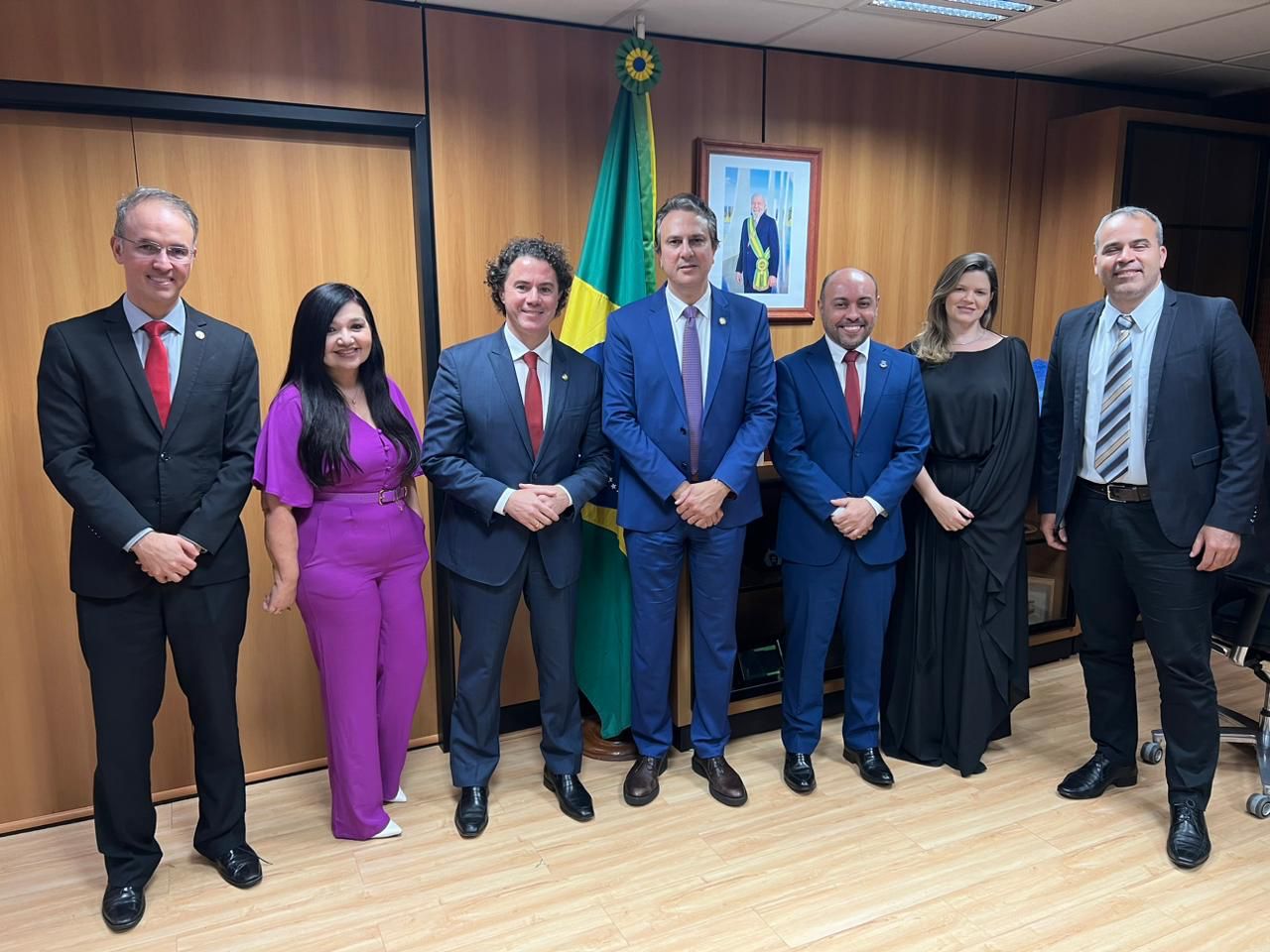 O senador Veneziano recebeu a confirmação do ministro da educação - Foto: Reprodução