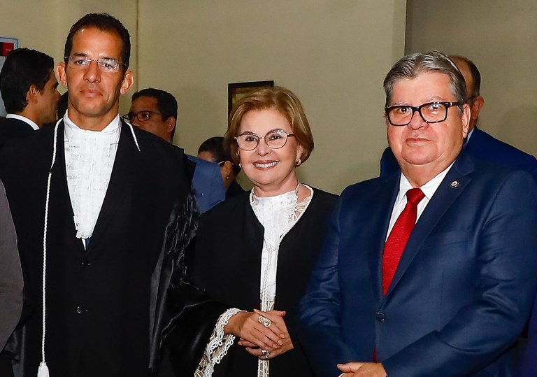 João prestigiou a posse do novo membro da justiça eleitoral paraibana - Foto: Reprodução