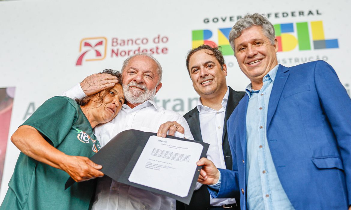 Lula disse que luta para diminuir juros praticados no país - Foto: Agência Brasil