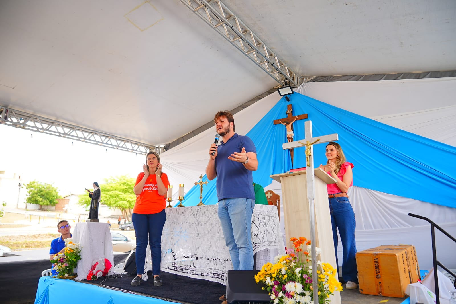 Bruno participou da missa de ação de graças pela doação do terreno - Foto: Reprodução