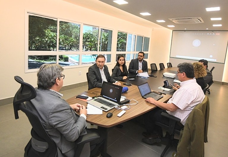 João Azevêdo e membros do Banco Mundial discutiram cronograma das obras - Foto: Reprodução