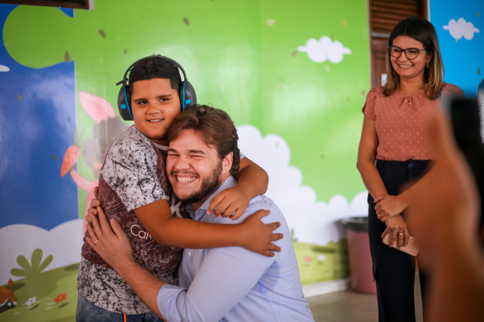 Crianças do instituto receberam abafadores obtidos por meio de parceria com a Alpargatas - Foto: Rerodução