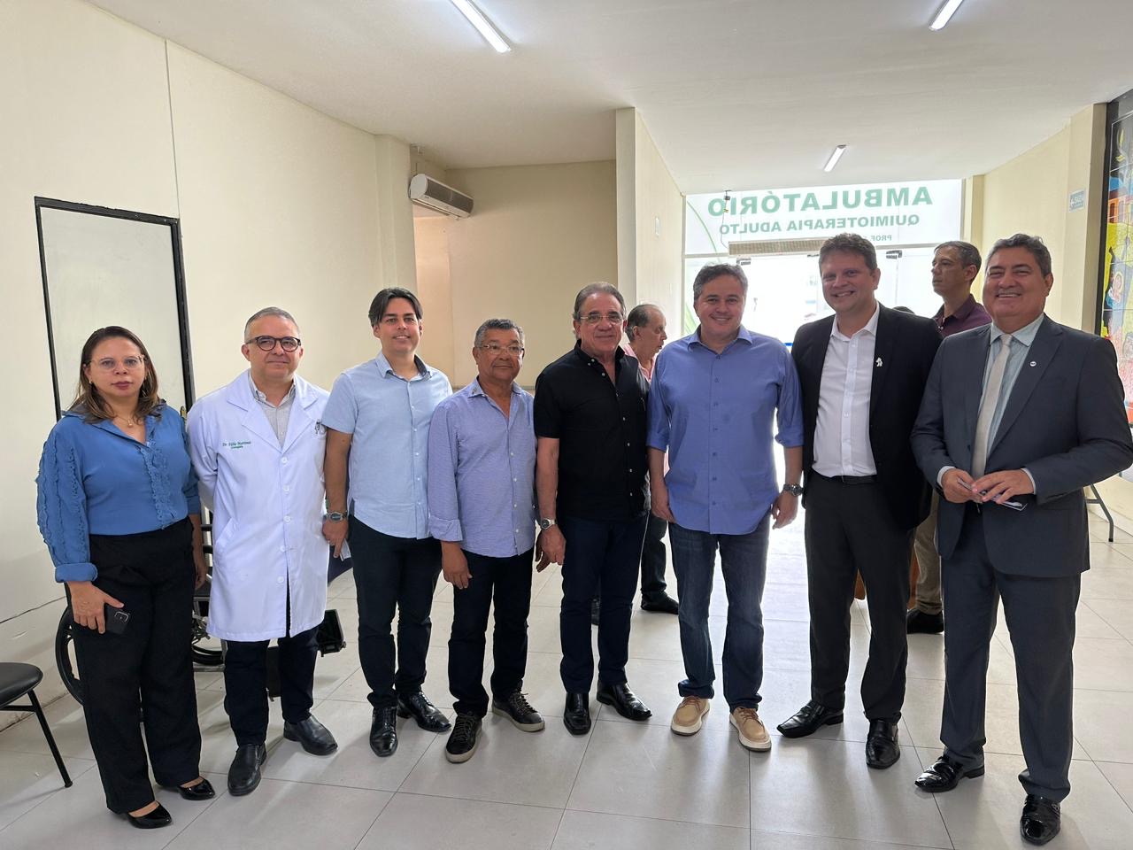 Efraim Filho visitou o hospital e anunciou recursos para o hospital - Foto: Reprodução