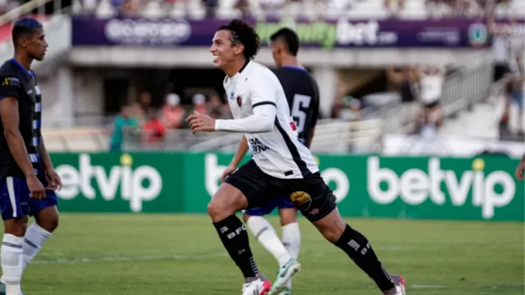 O Botafogo-PB derrotou o CSP no estádio Almeidão - Foto: Cristiano Santos/Botafogo-PB