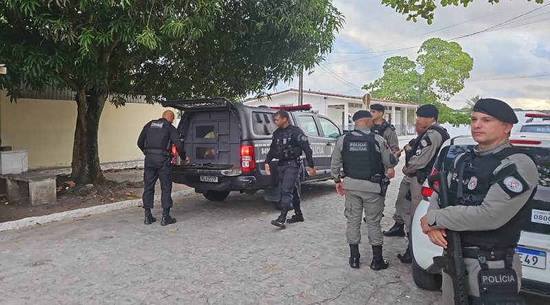 Polícia militar está cumprindo mais de 20 mandados nesta quinta-feira - Foto: Reprodução