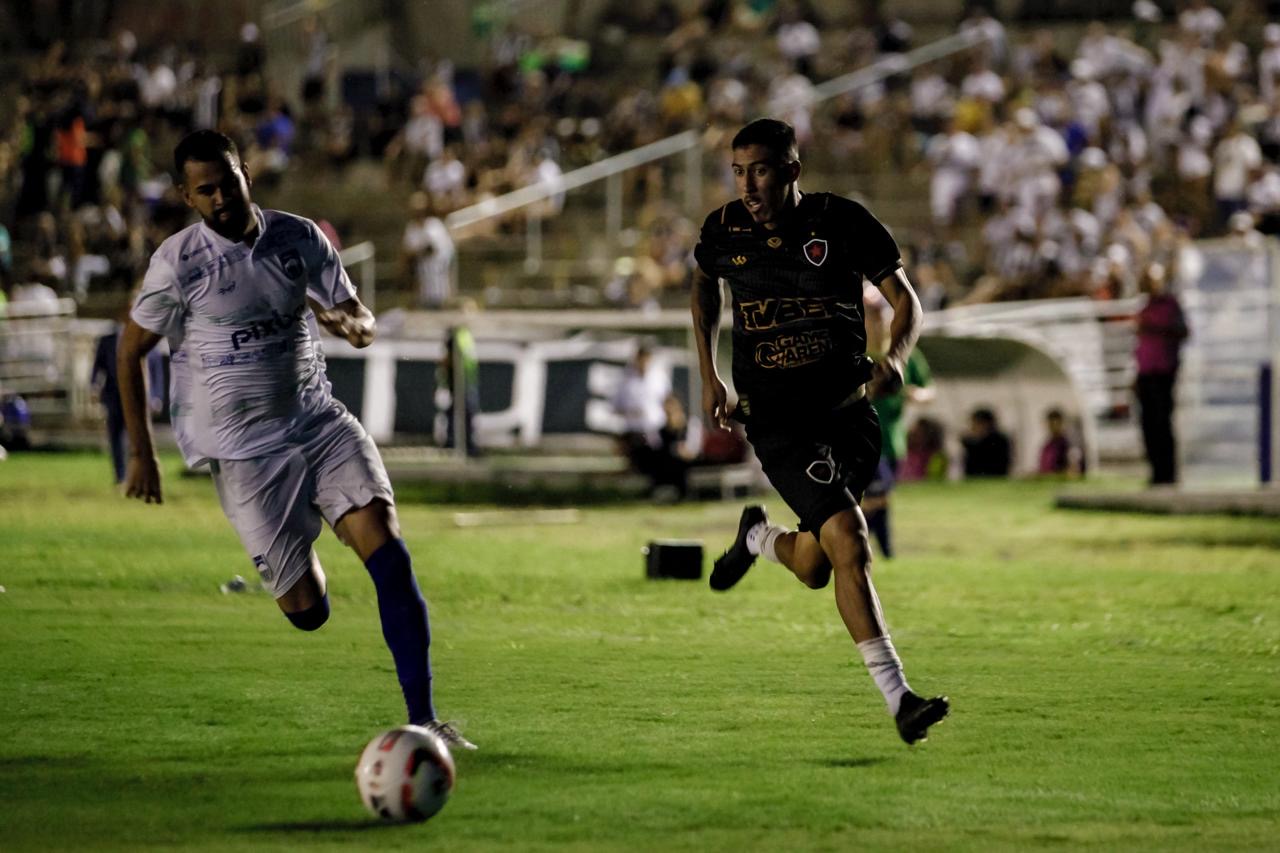 Botafogo-PB e Serra Branca jogarão no Amigão para definir semifinalista - Foto: Cristiano Santos/Botafogo-PB