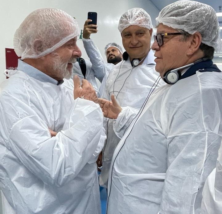 João Azevêdo e Lula estiveram na abertura de fábrica - Foto: Reprodução