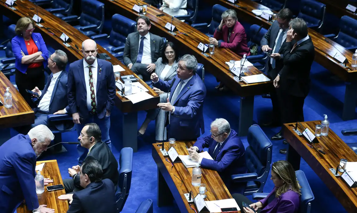 Senadores aprovaram projeto que criminaliza a posse de quaisquer drogas - Foto: Lula Marques/Agência Brasil