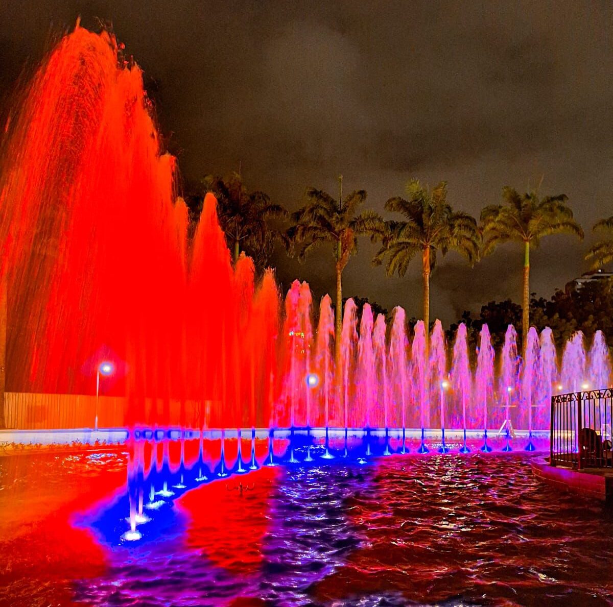 Testes na fonte luminosa serão realizados ao longo da semana, visando a inauguração da primeira etapa do Parque Evaldo Cruz.