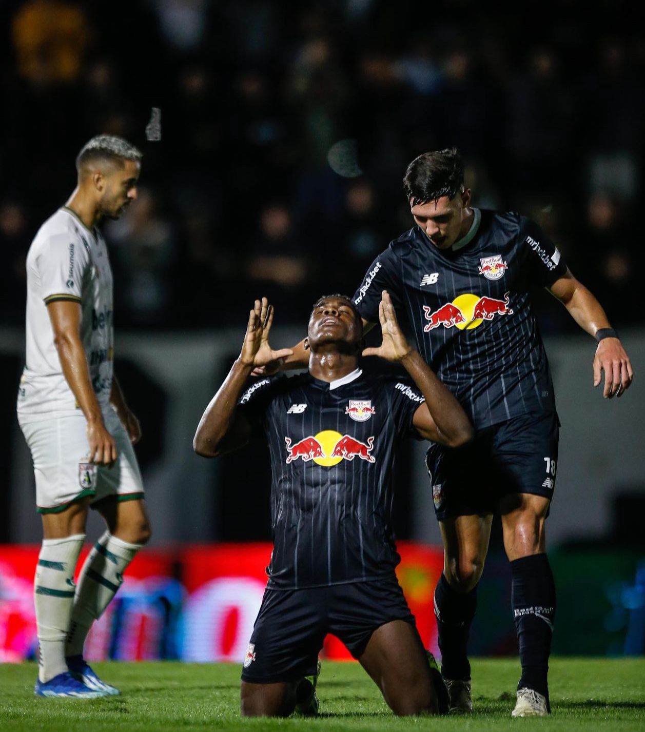 Colombiano Henry Mosquera marcou o terceiro gol do Red Bull contra o Sousa