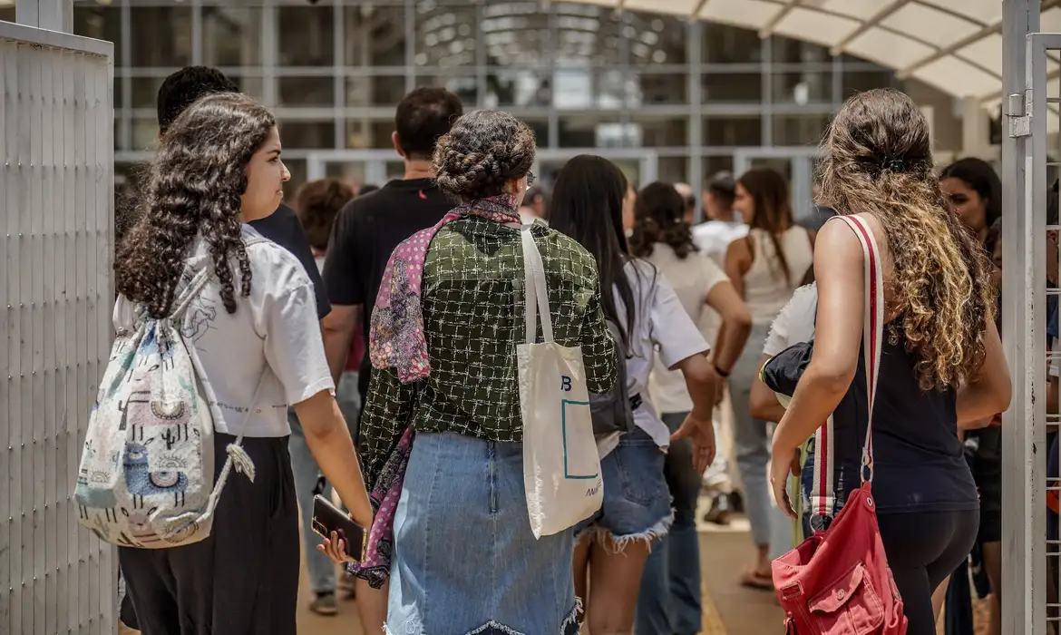 Interessados a se submeterem a prova do Enem tem de se inscreverem até essa sexta-feira - Foto: Rafa Neddermeyer