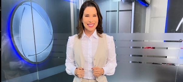 A jornalista Linda Carvalho denunciou o uso indevido de fotos suas em plataforma de conteúdo adulto - Foto: Reprodução/Redes Sociais