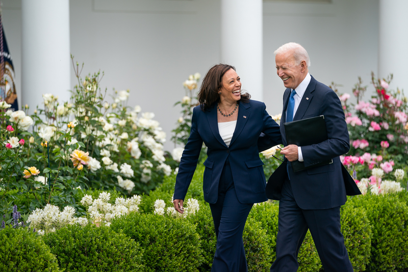 Presidente dos EUA Joe Biden posta na rede social que esta desistindo da campanha e indica vice Kamela Harris