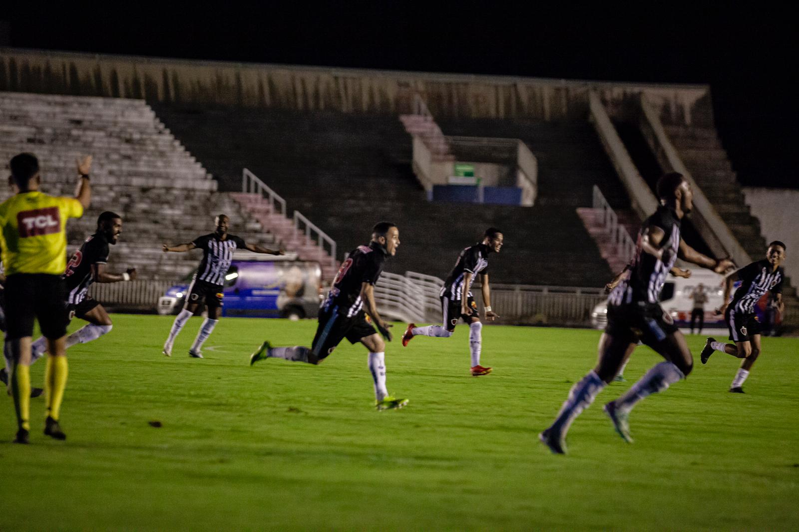 Artilheiro Pipico marcou duas vezes para o Belo na partida