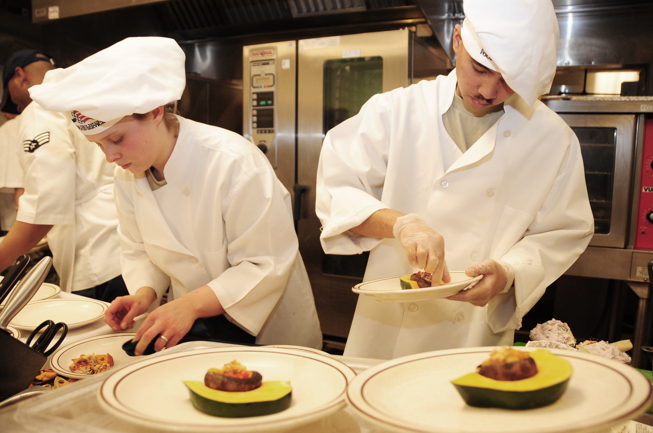 Chefs de Cozinha na Paraíba não poderão usar barbas ou adereços durante o trabalho - Foto: PXHere