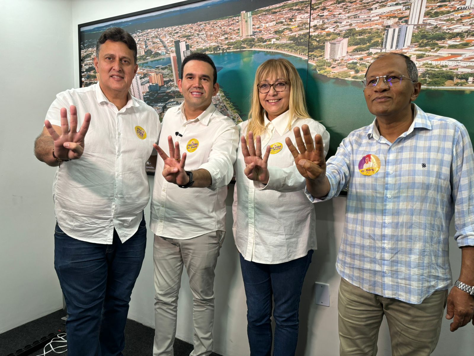 Vereadores do Podemos, partido de Romero Rodrigues e do vice de Bruno Cunha Lima, anunciam adesão à candidatura de Jhony Bezerra, em Campina Grande