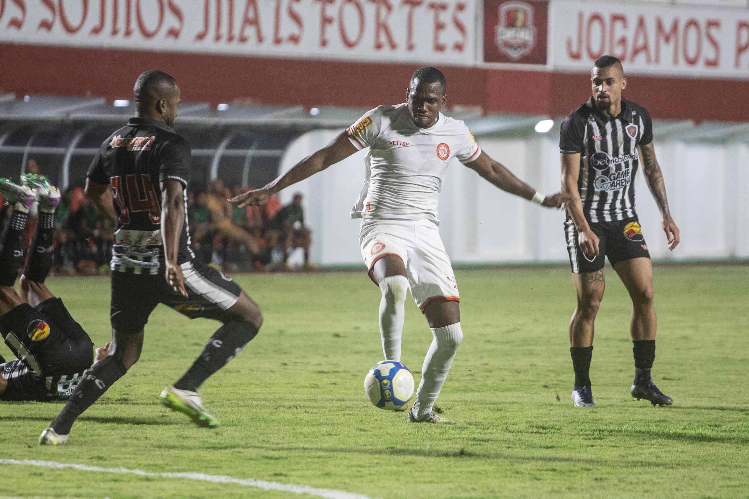 Botafogo-PB vence o Tombense-MG e volta à liderança da Série C