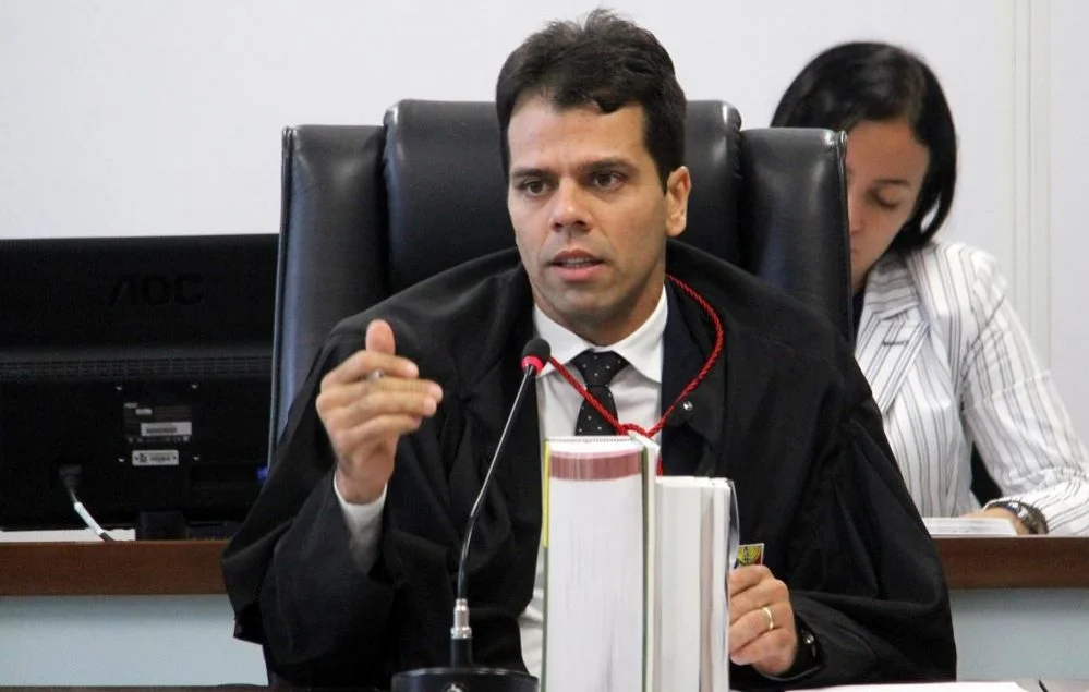 Governador João Azevêdo nomeia Francisco Seráphico para desembargador do TJPB