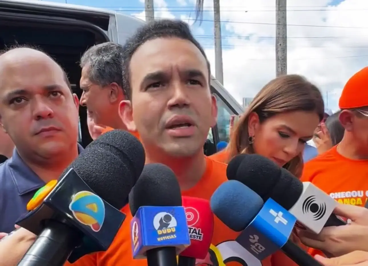 Dr. Jhony vota, condena ataques contra sua honra, cita campanha 'milionária' do adversário e acredita em vitória da oposição em Campina Grande