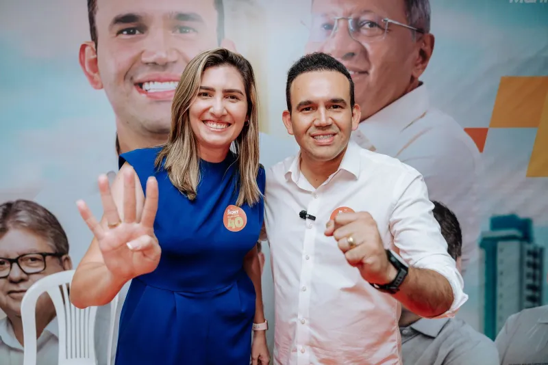 Laryssa Almeida foi alvo de ataques homofóbicos e machistas após anunciar seu posicionamento político no 2º turno das eleições em Campina Grande