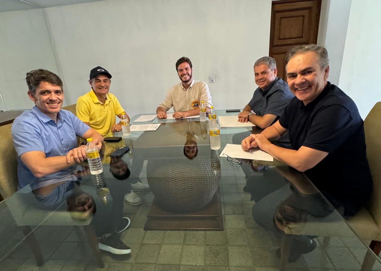 Bruno elabora planejamento do 2º turno em reunião com Romero, Cássio e Tovar em Campina Grande