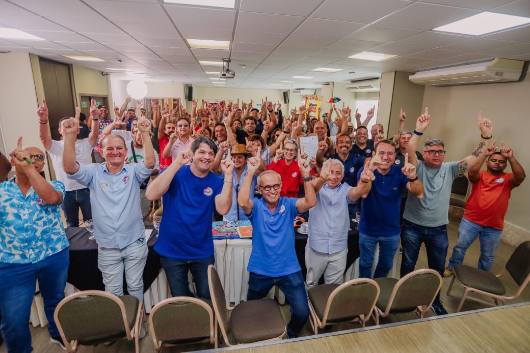 Artistas, membros de blocos carnavalescos, de grupos de dança e música e da Associação Folia de Rua declaram apoio à reeleição de Cícero.