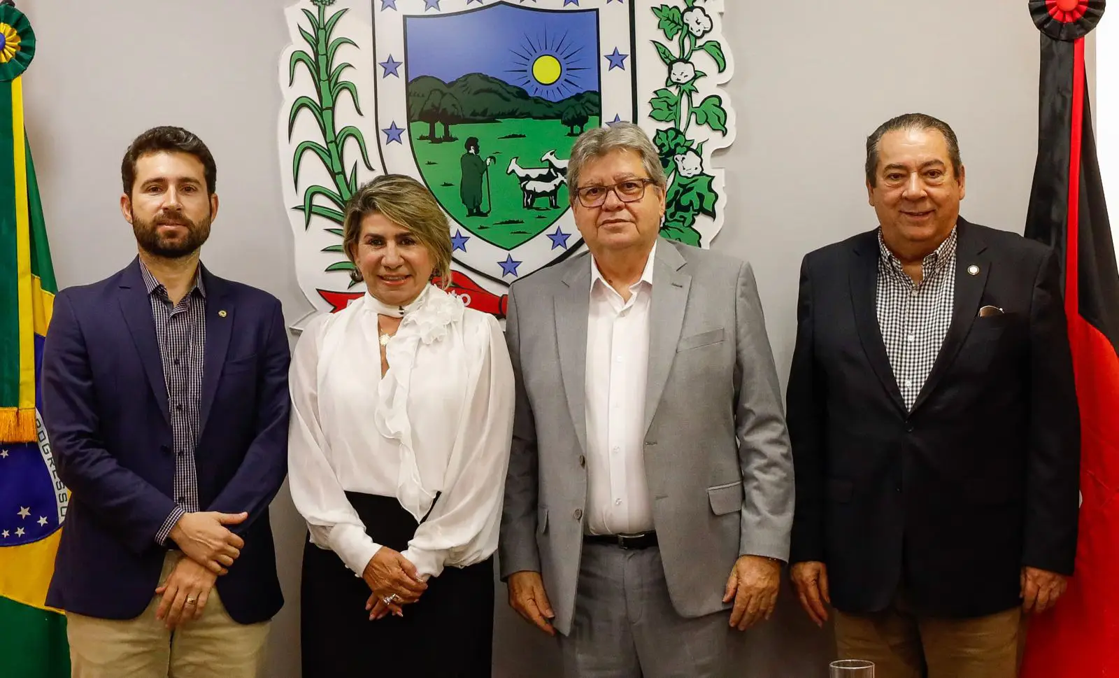 oão Azevêdo recebe Michel Henrique e Edna Henrique, e deputado enaltece trabalho e diálogo com o governador