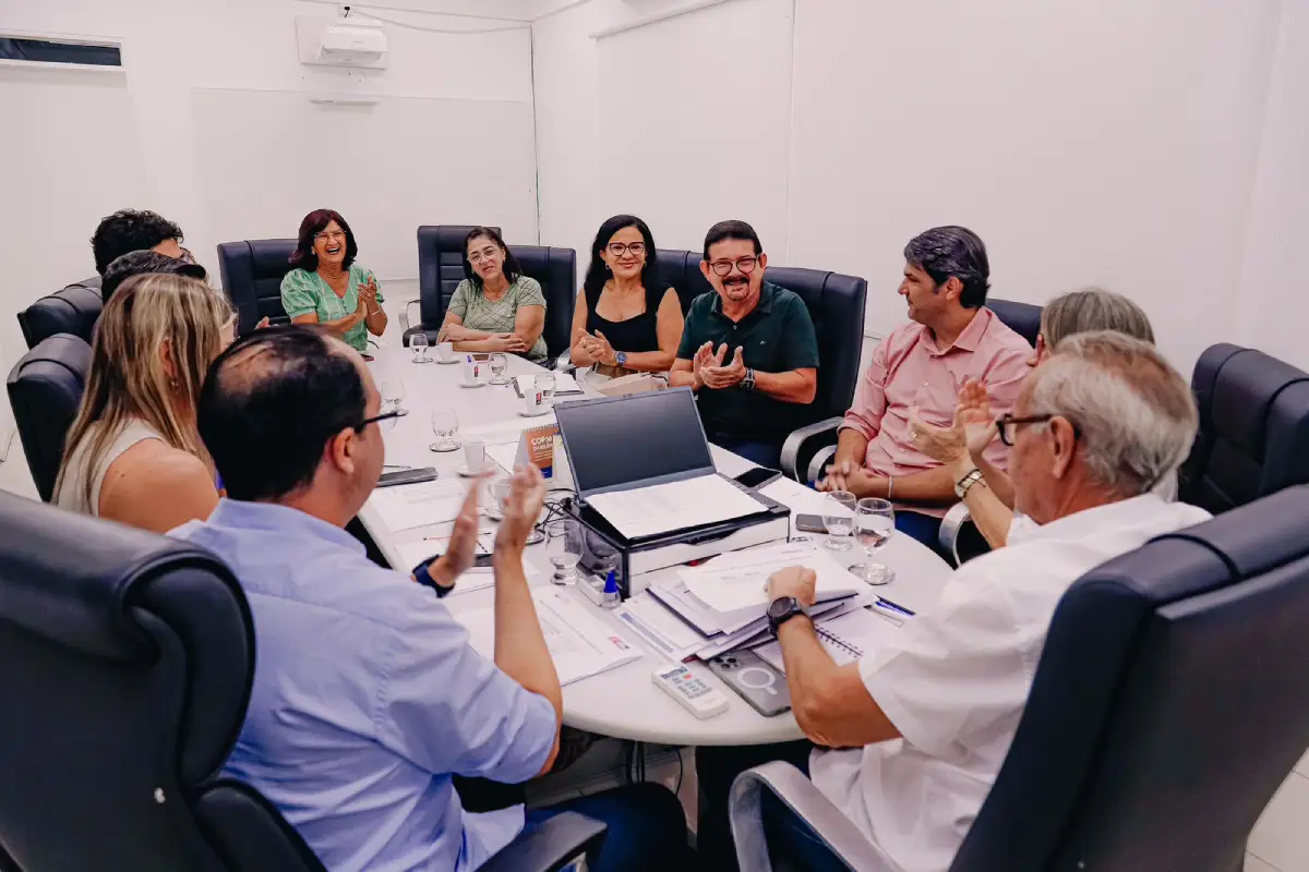 Cícero Lucen anuncia reajuste de 7,5% para professores e consolida João Pessoa com o maior piso salarial entre capitais nordestinas