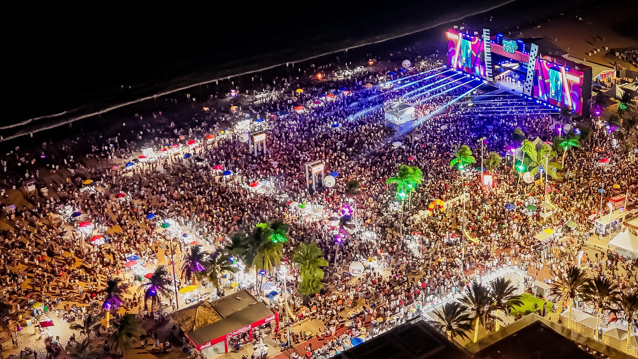 Multidão lota a Praia de Tambaú para curtir os shows de Eliane, Cavalo de Pau, Kally Fonseca e Ranniery Gomes, na 2ª noite do Festival Forró Verão