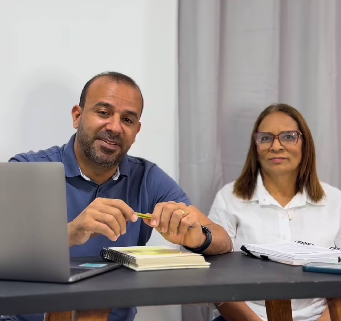 Prefeito Henry Lira anuncia edital de chamamento e data de pagamento de abono do FUNDEF aos professores, em Santa Luzia