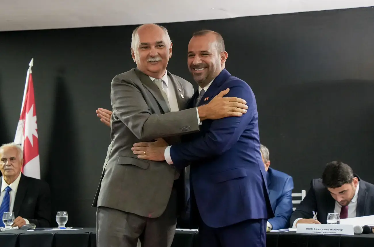 Zezé celebra anúncio do pagamento do abono do Fundef aos professores de Santa Luzia e destaca batalha jurídica travada por seu governo