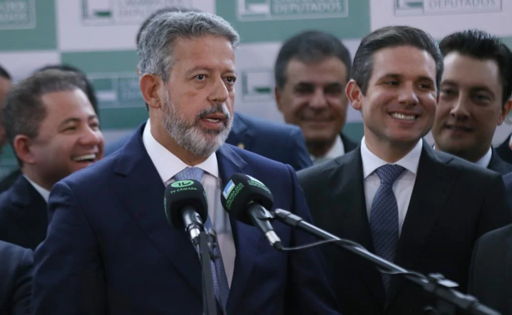 Arthur Lira diz que a Câmara Federal chega unida à eleição e crava: “não temos dúvidas que o próximo presidente será Hugo Motta”