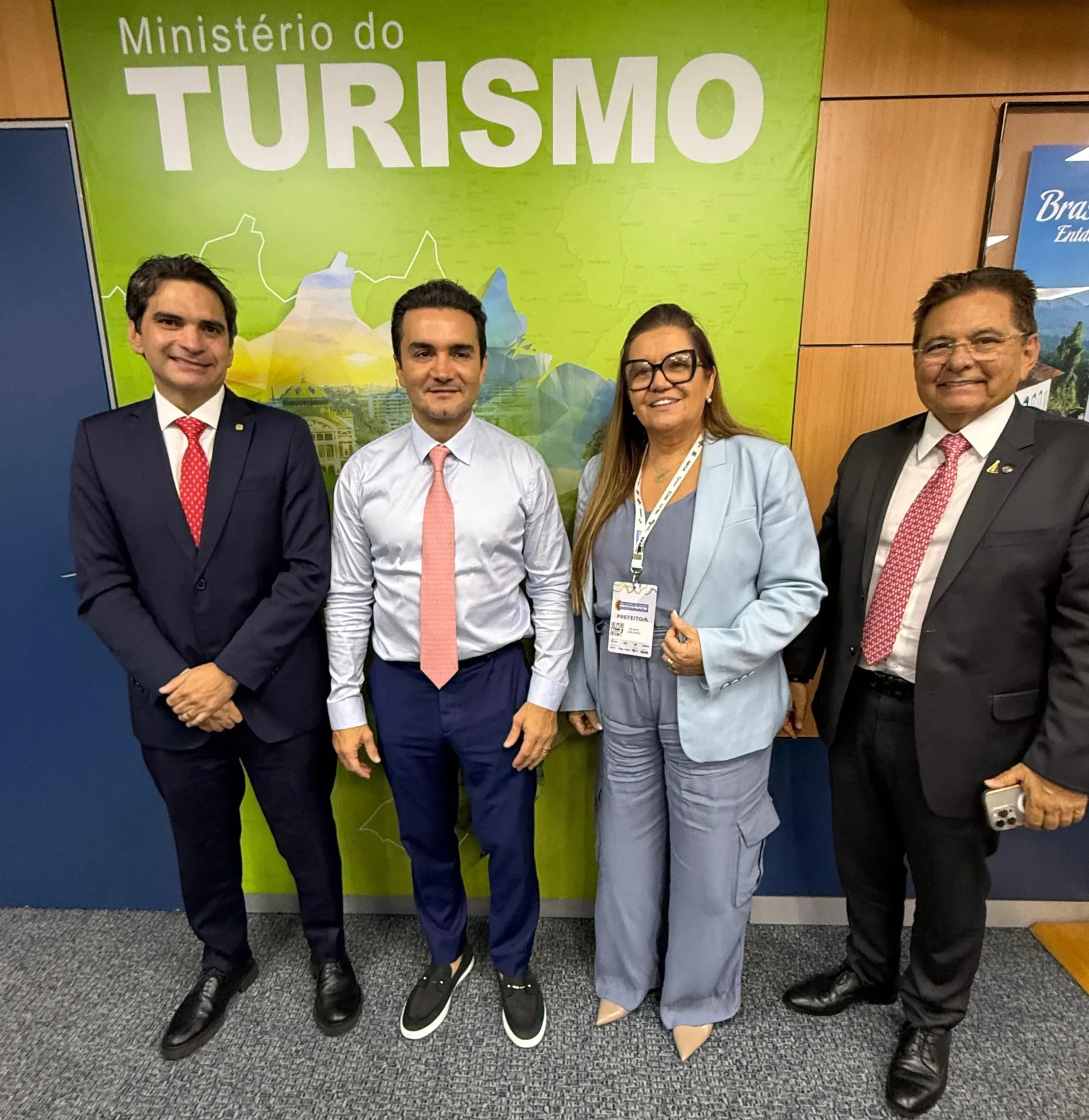 Adriano Galdino discute ações para educação e turismo da Paraíba durante audiências em Brasília