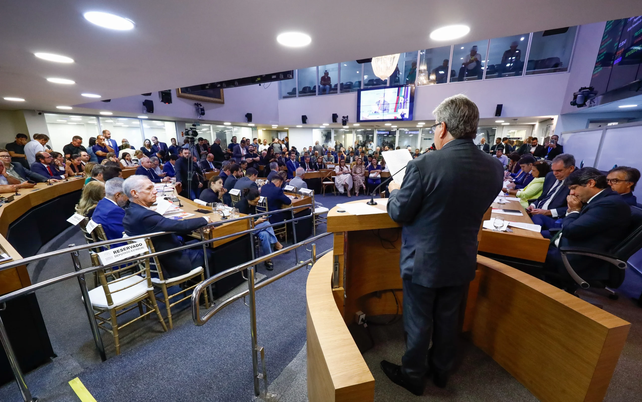 João Azevêdo anuncia na abertura dos trabalhos na ALPB a inauguração de diversas obras, além da expansão do programa “Tá na Mesa”