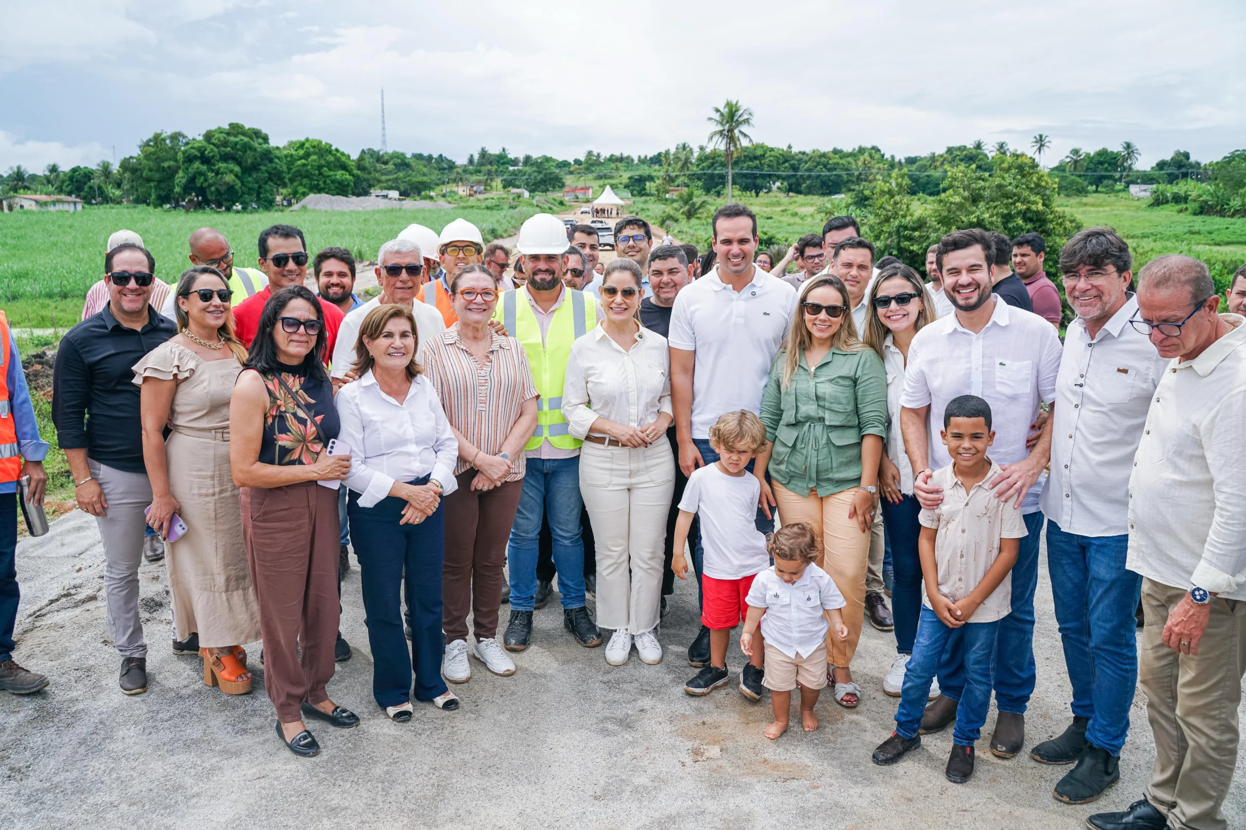 Governador em exercício inspeciona obras de infraestrutura, saúde e habitação em Mamanguape