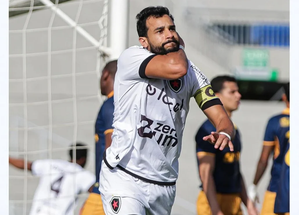 Com gol de Henrique Dourado, Botafogo-PB vence o Retrô-PE e encosta no G-8 da Série C