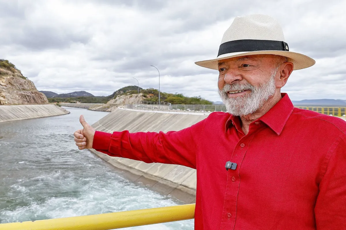 Em entrega de obra da transposição na Paraíba, Lula diz: "Deus deixou o Sertão sem água porque sabia que ia ser presidente"