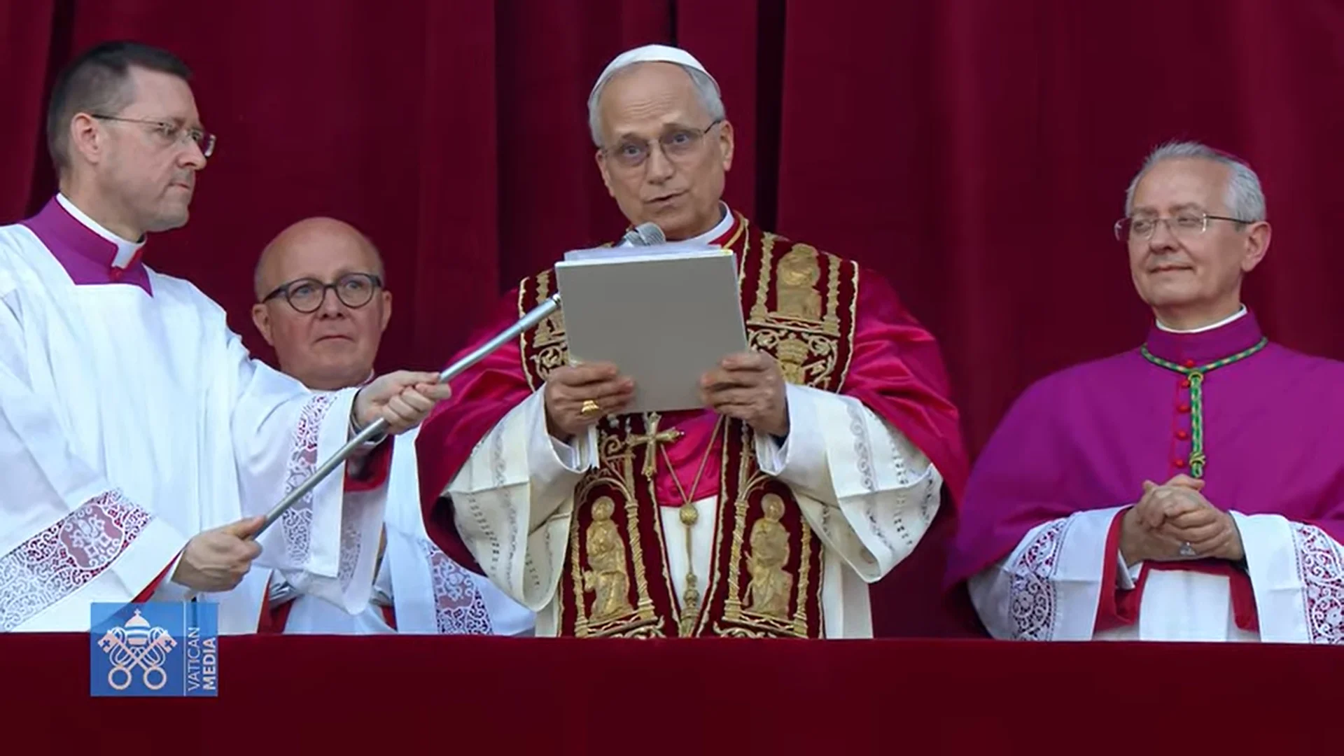Papa Leão XIV pede paz e lembra Francisco: “ajudem a construir pontes”