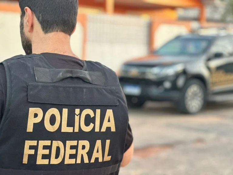 Polícia Federal lança concurso com mil vagas e salários de até R$ 26,8 mil; veja como participar