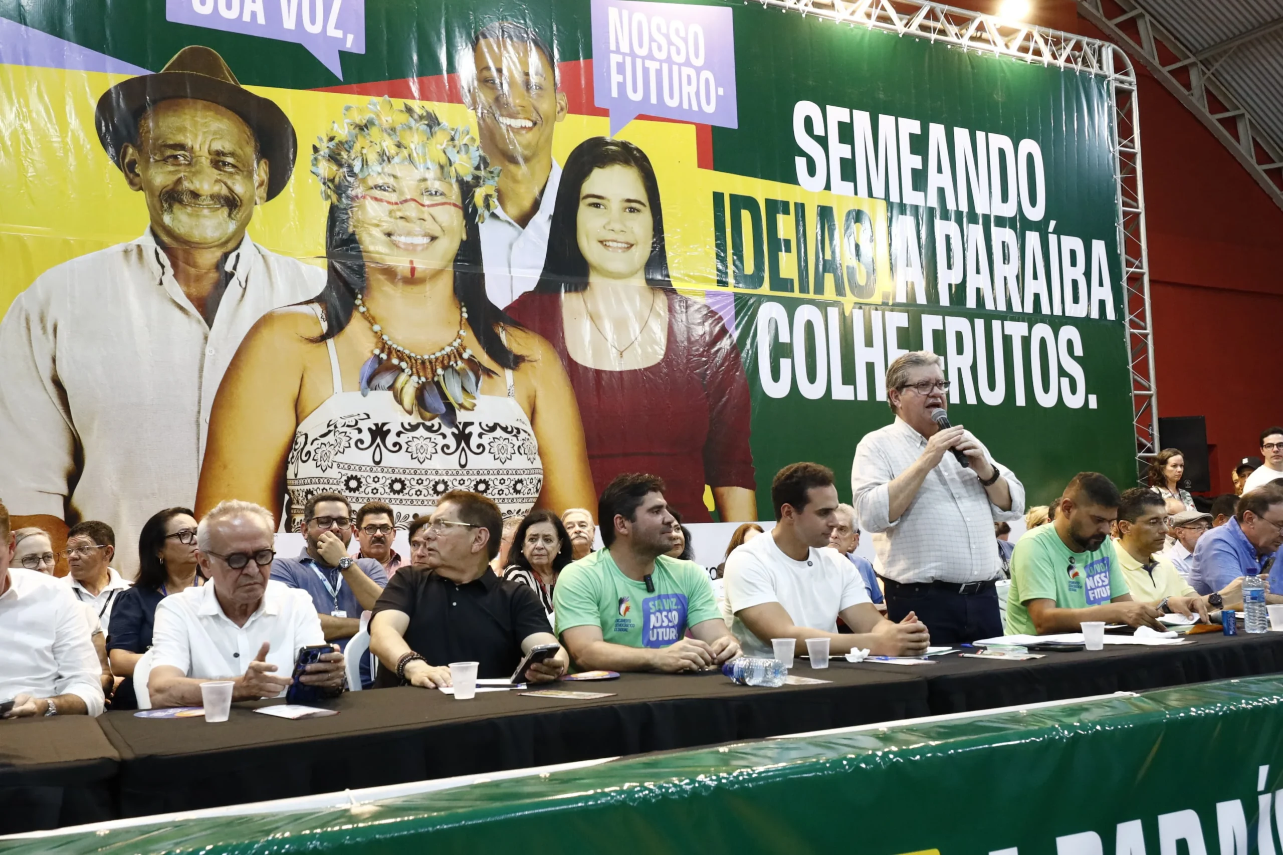 Cícero Lucena acompanha João Azevêdo em agenda no interior e reforça unidade na base governista para 2026