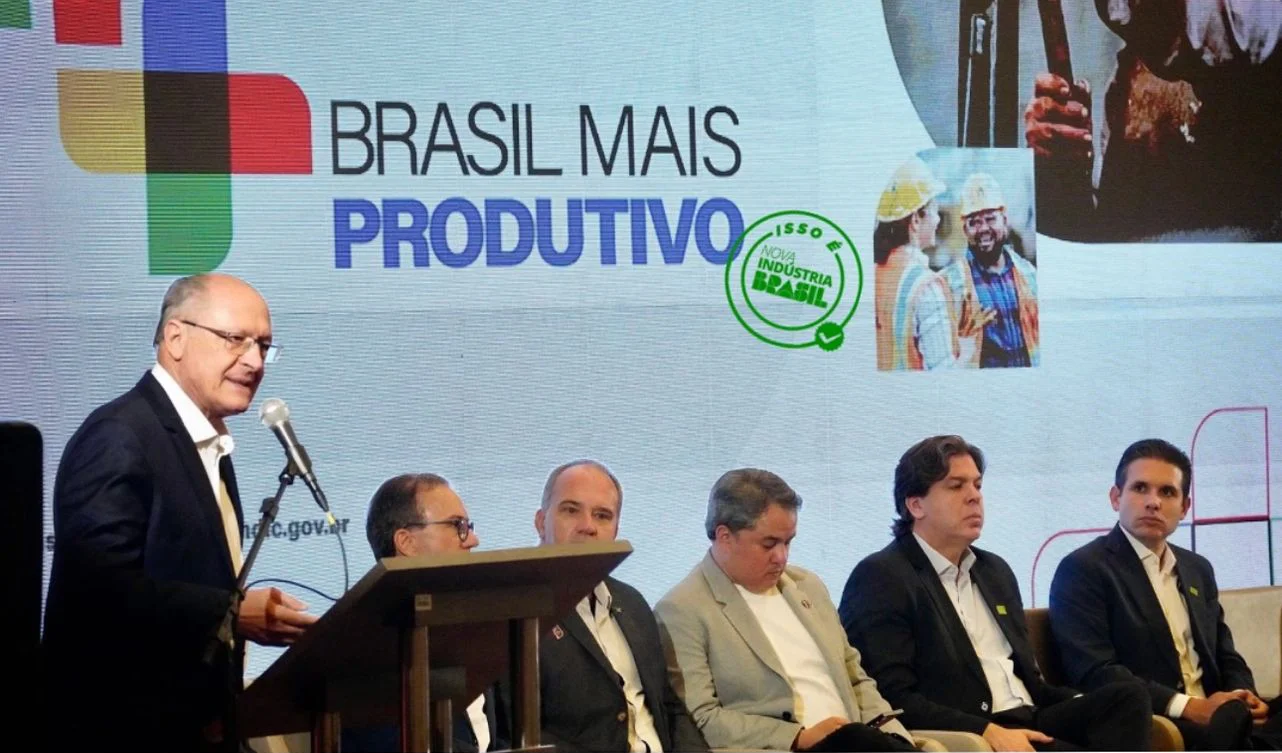 Geraldo Alckmin destaca energia renovável e anuncia investimentos em IA e data centers durante evento em Campina Grande