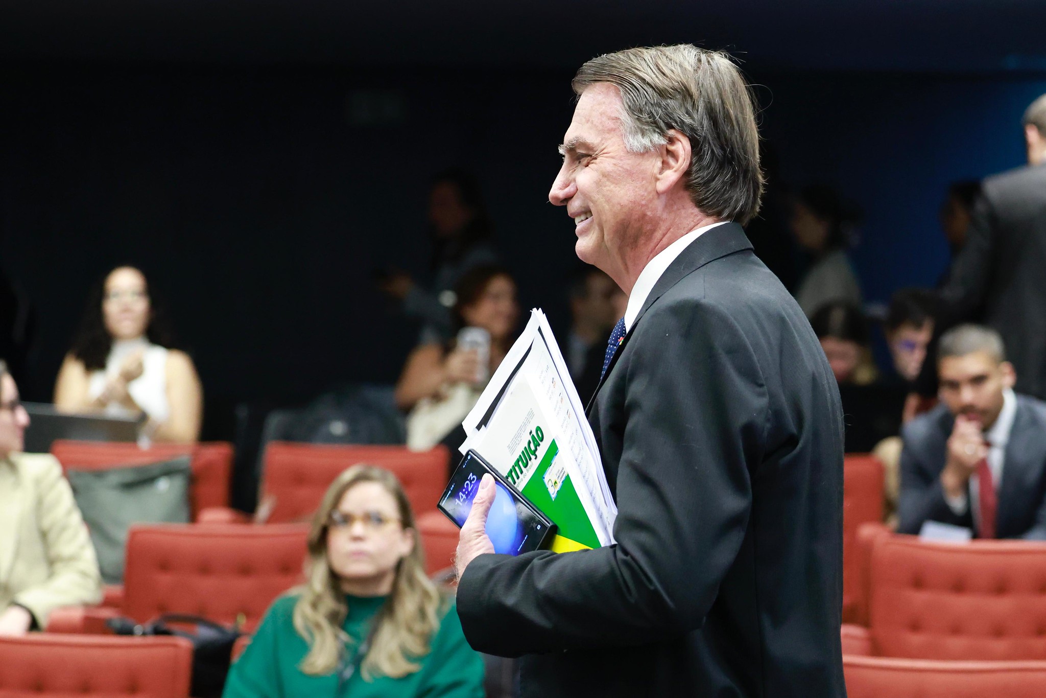 Em depoimento no STF, Bolsonaro brinca com "convite" para Alexandre de Moraes ser vice dele em 2026