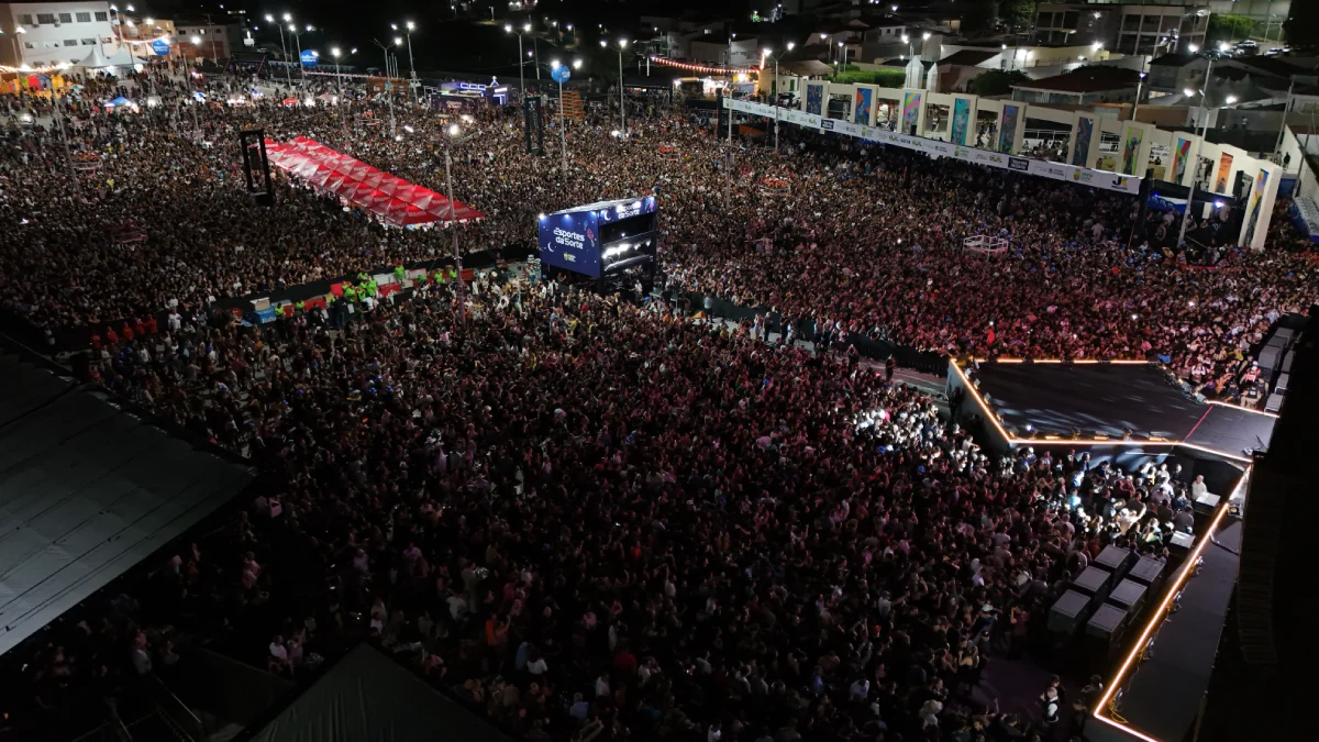 Com público recorde, São João de Santa Luzia 2025 tem portões fechados em noite de estreia histórica com Wesley Safadão e Seu Desejo