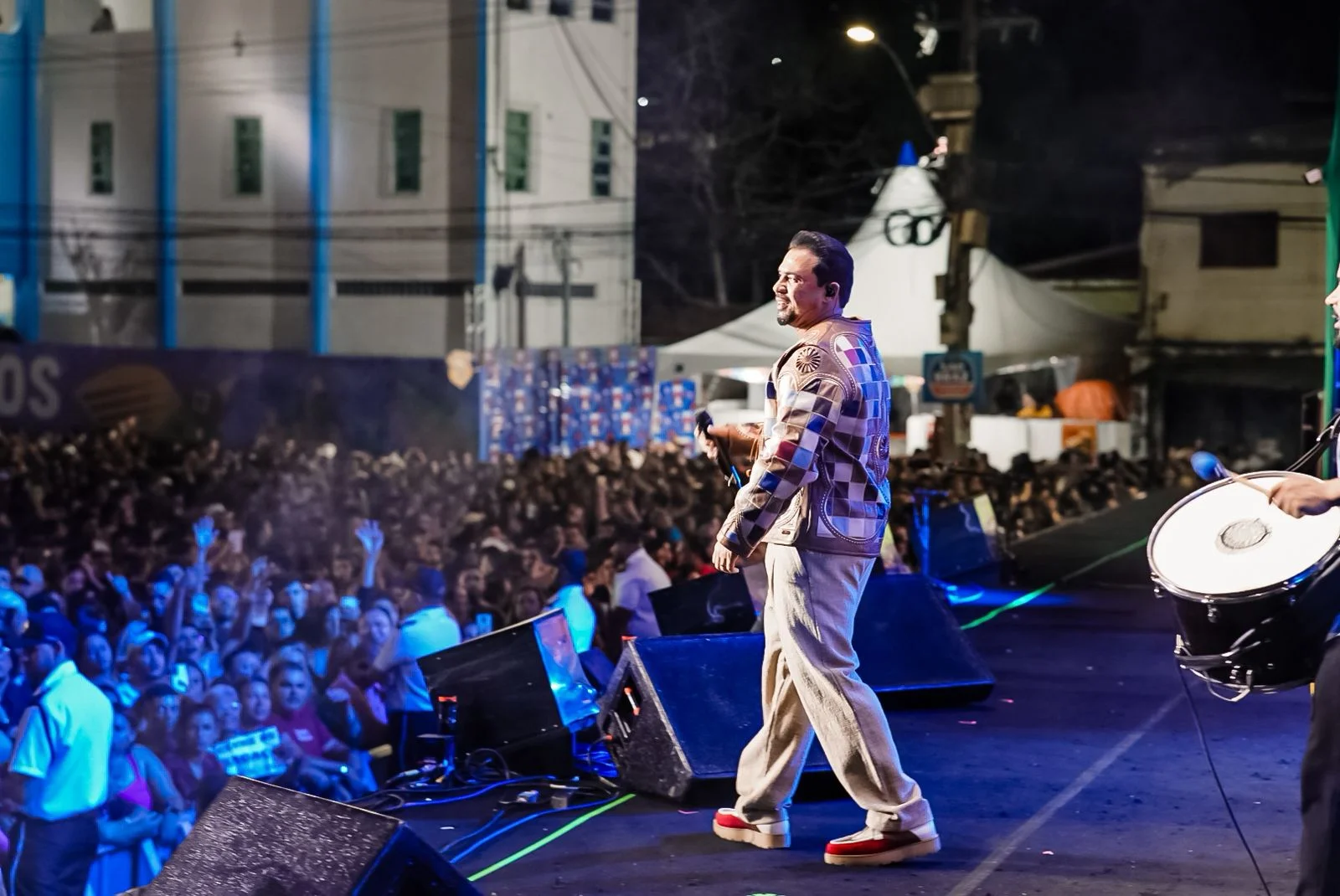 Xand Avião, Leo Foguete e outros levam multidão ao Parque do Povo, na noite de sábado, n’O Maior São João do Mundo