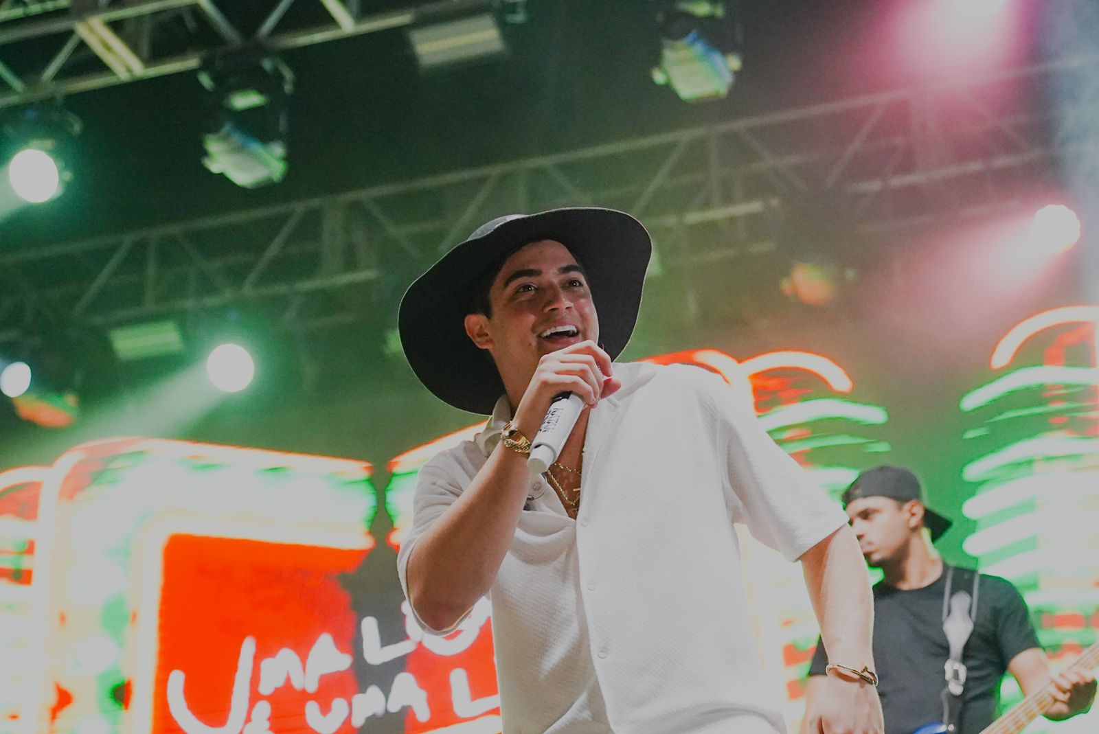 São Joao de Santa Rita tem shows de Vitor Fernandes e Natanzinho Lima nesta quinta (26)