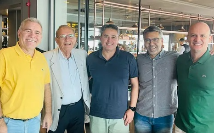 Encontro entre Efraim, Queiroga e Cabo Gilberto alimenta especulações sobre chapa bolsonarista na Paraíba para 2026